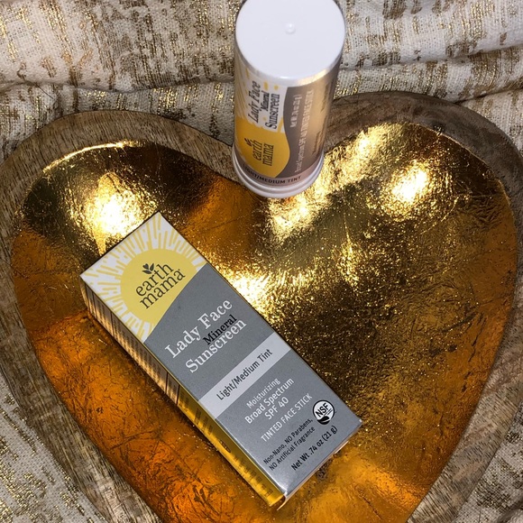 Earth Mama Lady FaceTinted Mineral Sunscreen SPF40 - Picture 9 of 12